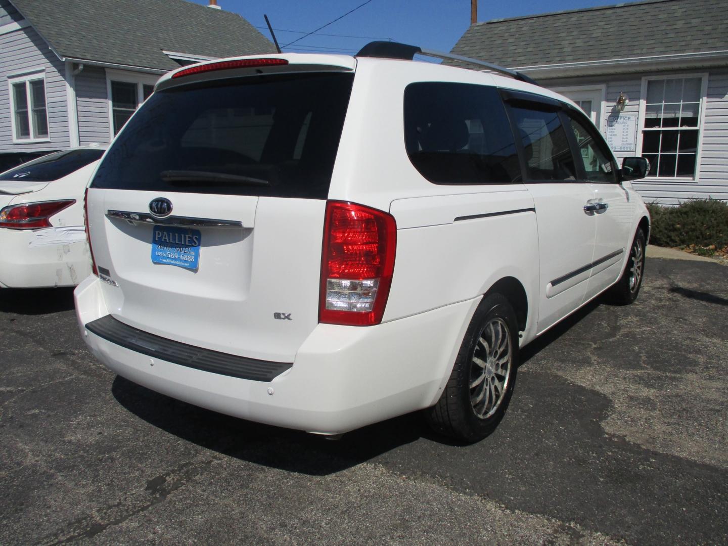 2012 WHITE Kia Sedona (KNDMH4C75C6) with an 3.8L L4 DOHC 24V engine, AUTOMATIC transmission, located at 540a Delsea Drive, Sewell, NJ, 08080, (856) 589-6888, 39.752560, -75.111206 - Photo#5